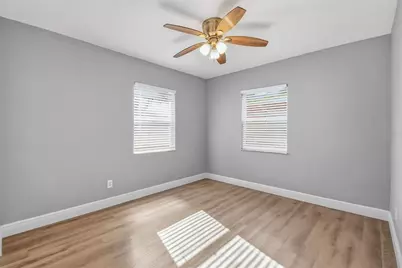 4359 Neptune Drive SE, Saint Petersburg, FL 33705 - Photo 28