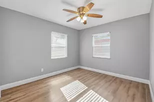 4359 Neptune Dr SE, Saint Petersburg, FL 33705 - Photo 28