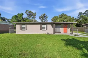 4359 Neptune Dr SE, Saint Petersburg, FL 33705 - Photo 4
