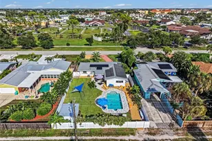 818 The Rialto, Venice, FL 34285 - Photo 2