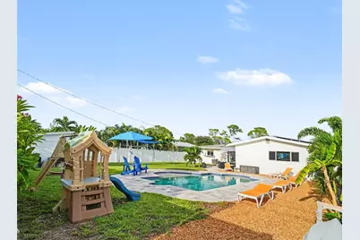 818 The Rialto, Venice, FL 34285 - Photo 4