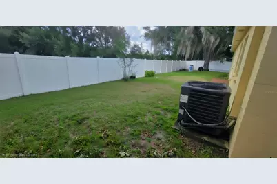 348 Vineyard Drive, Lakeland, FL 33809 - Photo 4