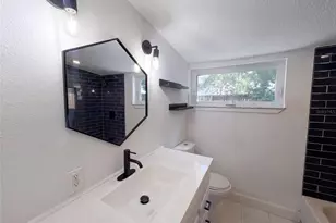 212 W Hiawatha St, Tampa, FL 33604 - Photo 8