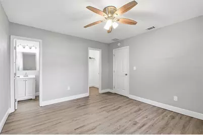 1751 Mississippi Avenue NE, Saint Petersburg, FL 33703 - Photo 32