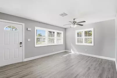 1751 Mississippi Avenue NE, Saint Petersburg, FL 33703 - Photo 10