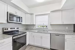 1751 Mississippi Ave NE, Saint Petersburg, FL 33703 - Photo 18