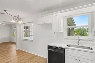 1513 New Bedford Dr, Sun City Center, FL 33573 - Photo 14