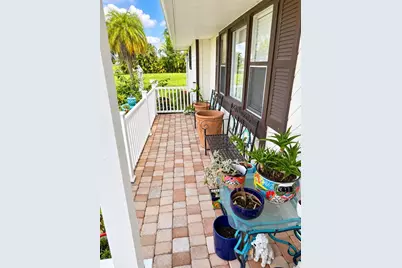2727 NE 4th Place, Cape Coral, FL 33909 - Photo 2