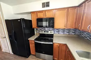 3441 Oak Trail Ct, Tampa, FL 33614 - Photo 4
