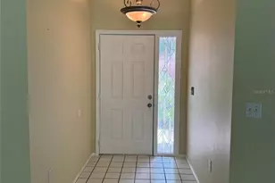 4750 Hamlets Grv Dr, Sarasota, FL 34235 - Photo 4