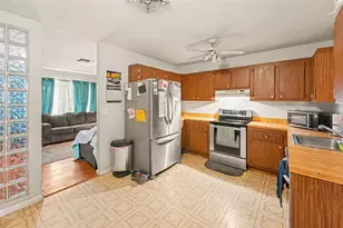 7991 Aberdeen Cir, Largo, FL 33773 - Photo 4