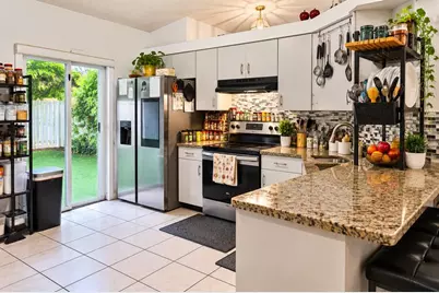2122 NW 184th Way, Pembroke Pines, FL 33029 - Photo 6