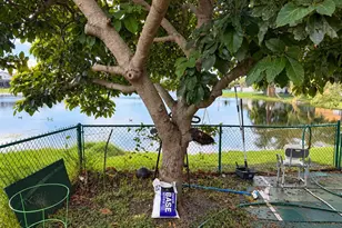 2122 NW 184th Way, Pembroke Pines, FL 33029 - Photo 4