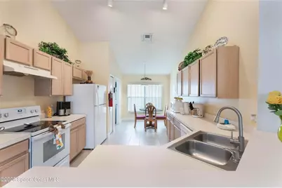 4632 Eagle Peak Drive, Kissimmee, FL 34746 - Photo 6