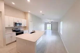 3513 Radiant Mountain Dr, Plant City, FL 33565 - Photo 2