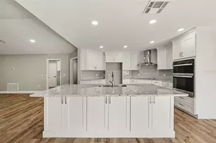 33608 Overton Dr, Leesburg, FL 34788 - Photo 2