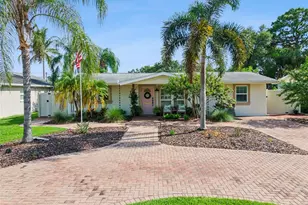 592 43rd Ave NE, Saint Petersburg, FL 33703 - Photo 1