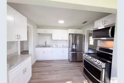 802 Massachusetts Avenue, Saint Cloud, FL 34769 - Photo 2