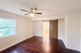 10806 W Elbow Dr, Tampa, FL 33612 - Photo 14