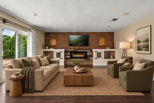 33 S Ortman Dr, Orlando, FL 32805 - Photo 2