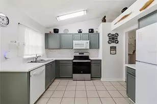 829 Clear Creek Cir, Clermont, FL 34714 - Photo 6