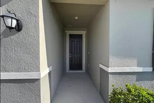 7054 Cruz Ct, Lakeland, FL 33813 - Photo 2
