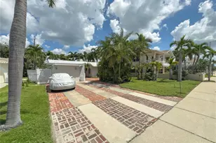 16107 Gulf Blvd, Redington Beach, FL 33708 - Photo 2