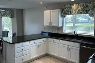 8053 SE 171st McAlpin St, The Villages, FL 32162 - Photo 4