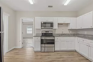 2141 Mango Ave, Sarasota, FL 34234 - Photo 6