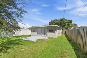 2141 Mango Ave, Sarasota, FL 34234 - Photo 40