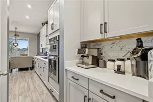 2470 Standing Rock Cir, Oakland, FL 34787 - Photo 6