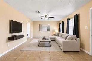 145 Hidalgo Ave, Kissimmee, FL 34743 - Photo 4