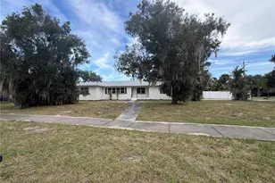 601 Myrtle Way S, Saint Petersburg, FL 33705 - Photo 1
