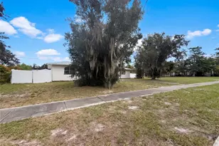 601 Myrtle Way S, Saint Petersburg, FL 33705 - Photo 6