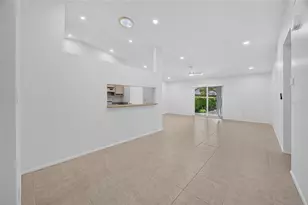 102 Edgewater Cir, Sanford, FL 32773 - Photo 4