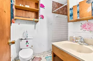 8545 Gold Ridge Cir, Tampa, FL 33619 - Photo 20