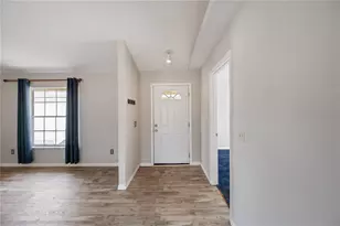 9848 Piney Point Cir, Orlando, FL 32825 - Photo 2
