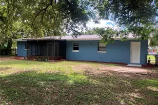 2013 Live Oak Dr, Fruitland Park, FL 34731 - Photo 2