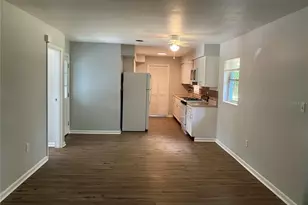 2013 Live Oak Dr, Fruitland Park, FL 34731 - Photo 6