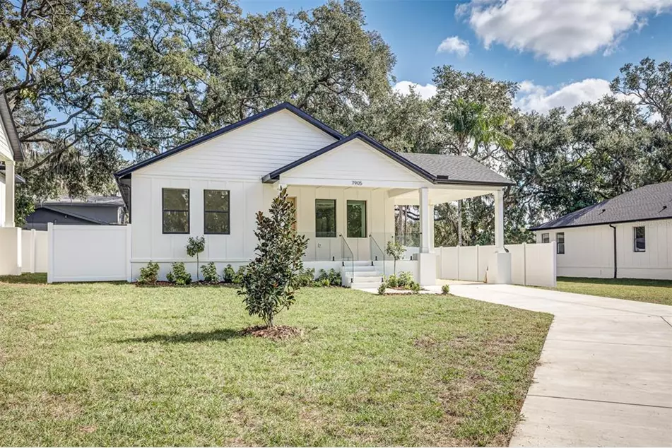 7905 N Greenwood Ave view 1