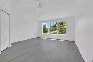 9811 Fan Palm Way, Tampa, FL 33610 - Photo 12