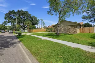 4165 Rolling Springs Dr, Tampa, FL 33624 - Photo 4
