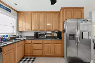 4165 Rolling Springs Dr, Tampa, FL 33624 - Photo 6