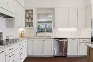 637 Lake Harbor Cir, Orlando, FL 32809 - Photo 14
