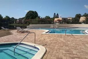 15301 W Pond Woods Dr, Tampa, FL 33618 - Photo 14