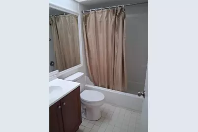 15301 W Pond Woods Drive #303, Tampa, FL 33618 - Photo 8