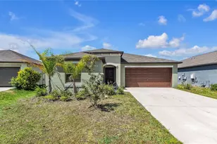 10357 Scarlet Skimmer Dr, Riverview, FL 33578 - Photo 2