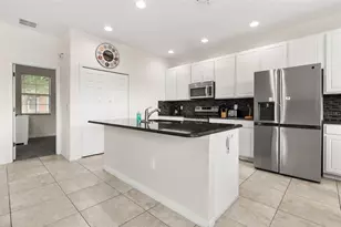 701 Las Fuentes Dr, Kissimmee, FL 34746 - Photo 12
