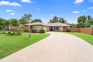 1051 Matterhorn St, Deltona, FL 32725 - Photo 2