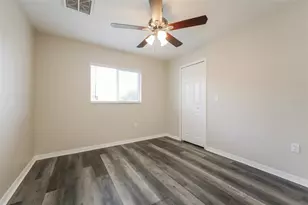 3906 18th St SW, Lehigh Acres, FL 33976 - Photo 10